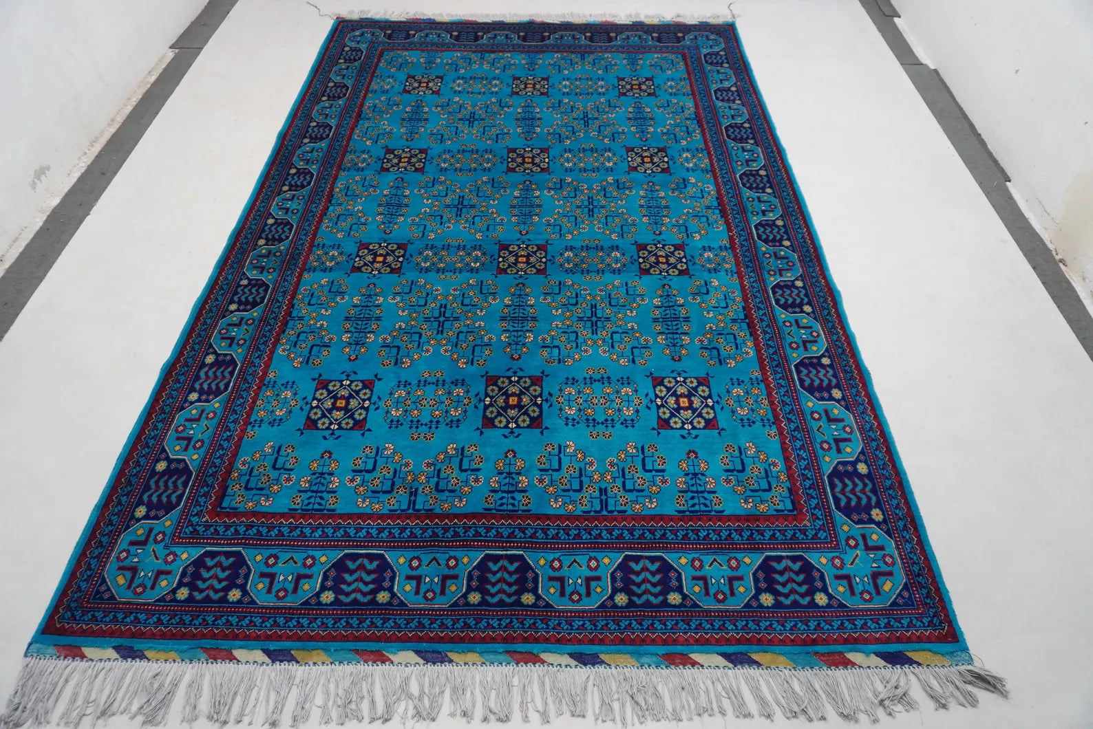 Navvian  6’7” × 10’2”