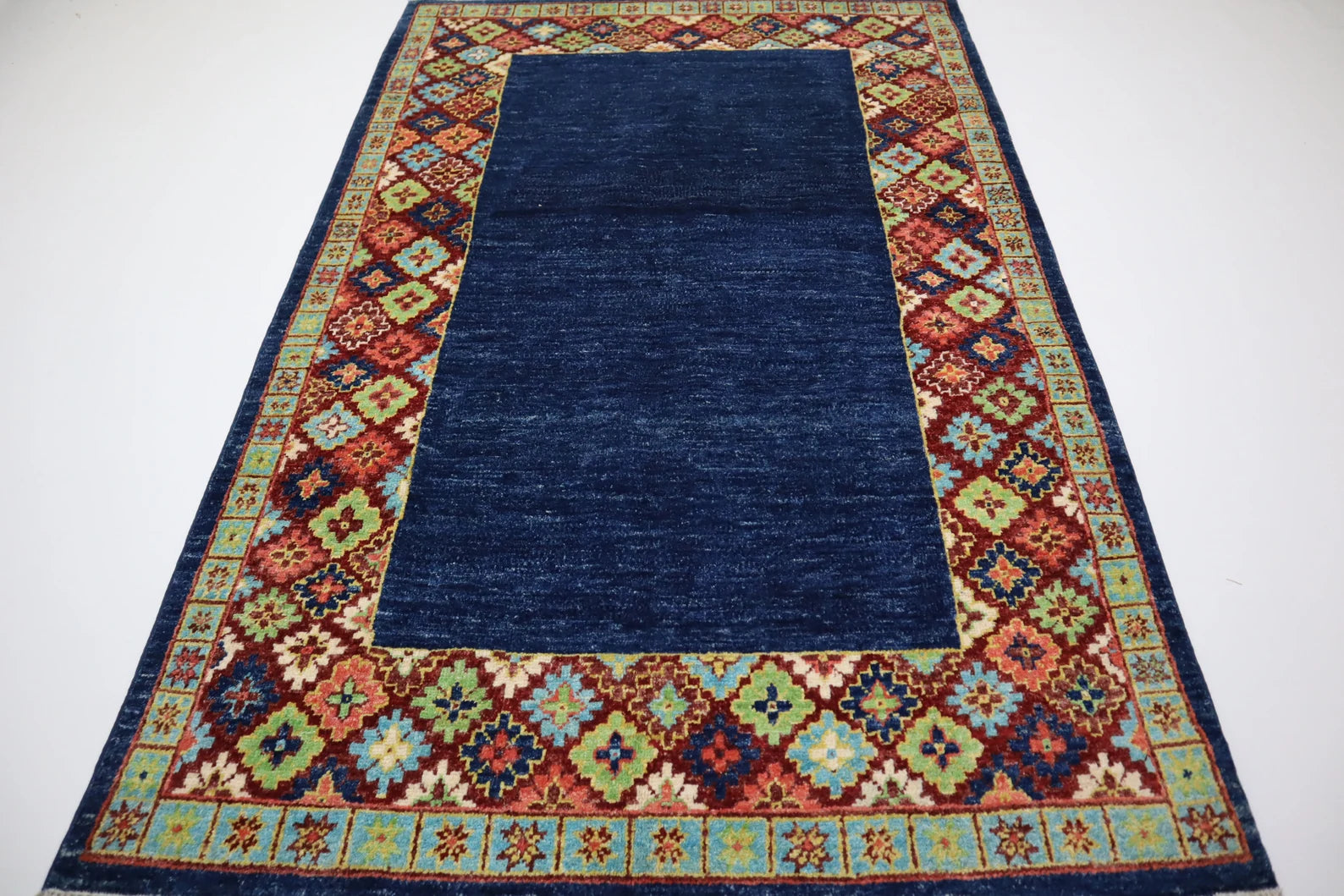 Azelin 4’0” × 6’0”