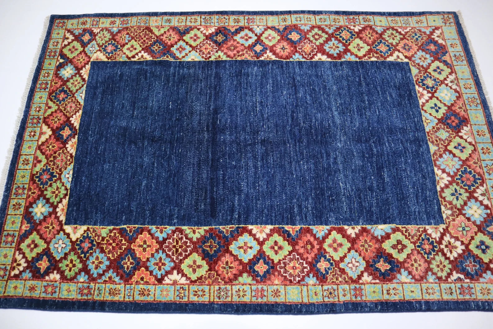 Azelin 4’0” × 6’0”