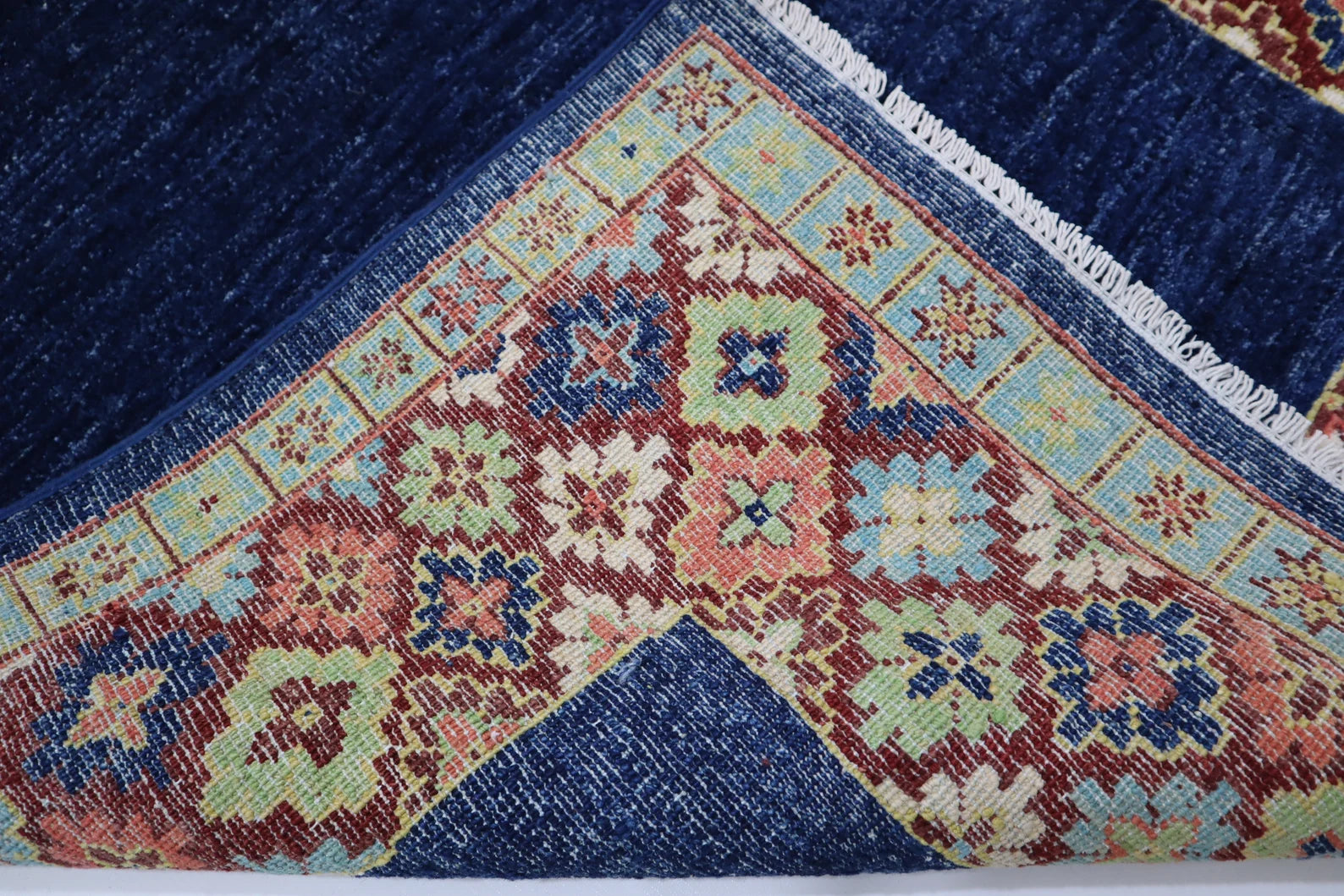 Azelin 4’0” × 6’0”