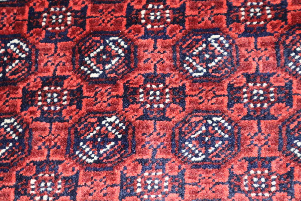 Burghan 8'1" × 11'6"