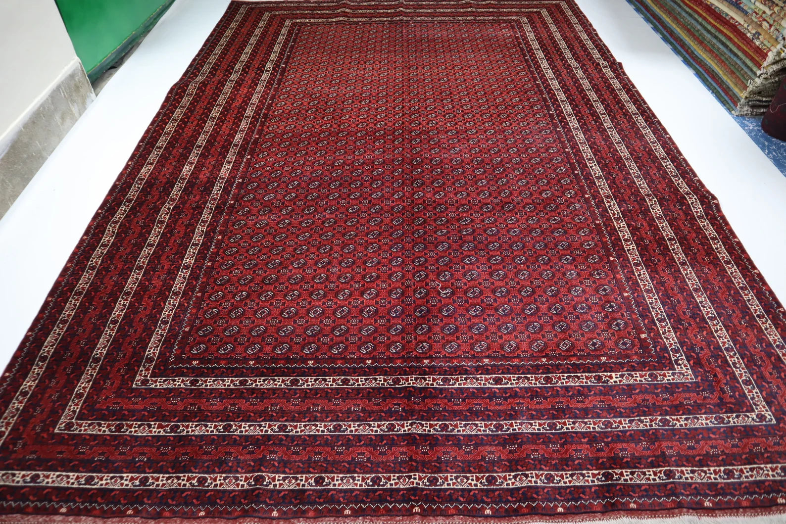 Burghan 8'1" × 11'6"