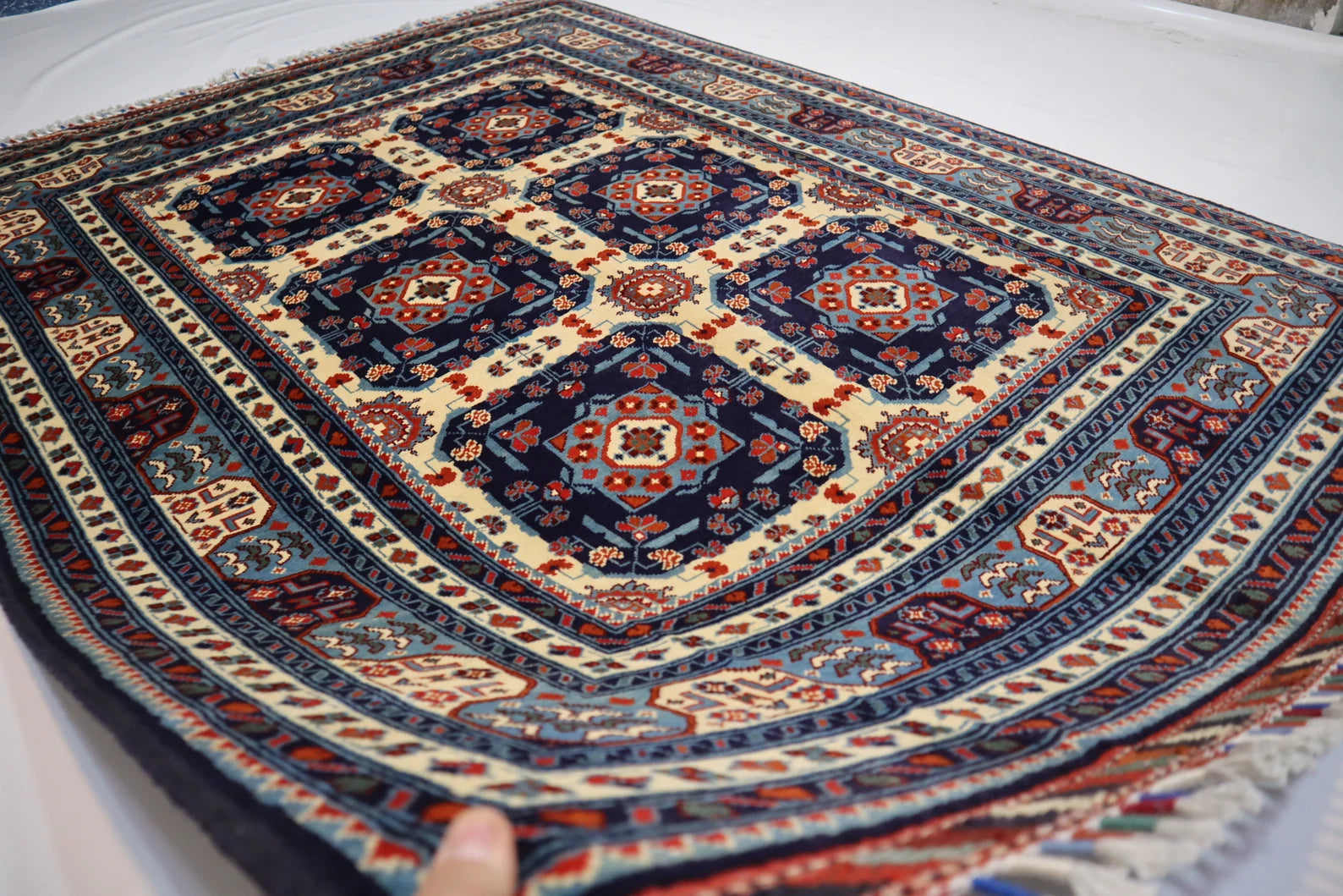 Varkash  4'11" × 6'9"