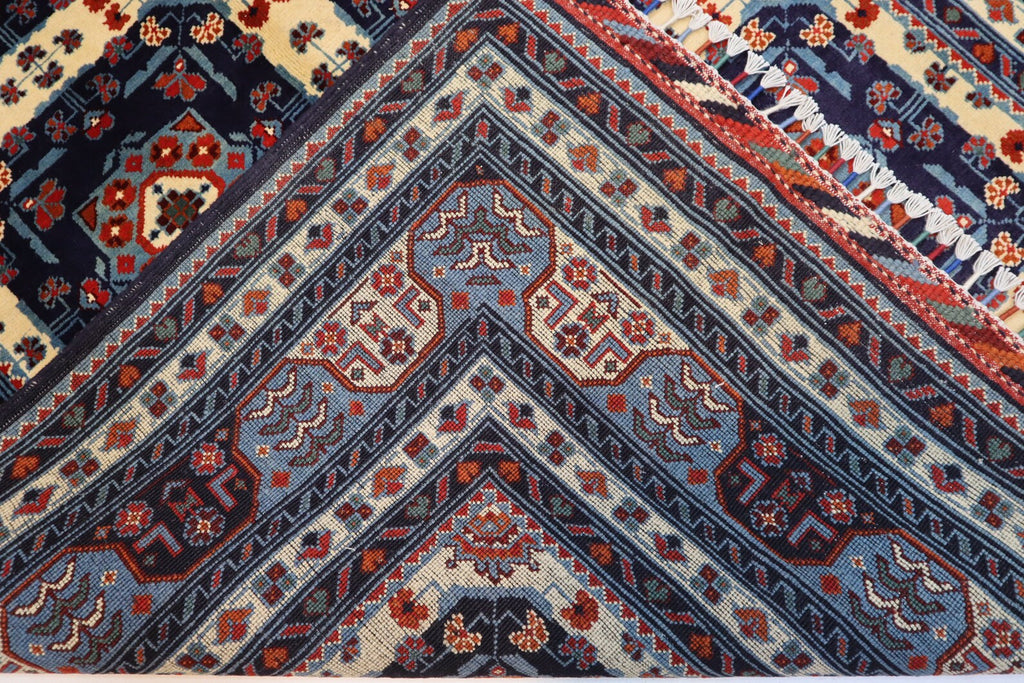 Varkash  4'11" × 6'9"