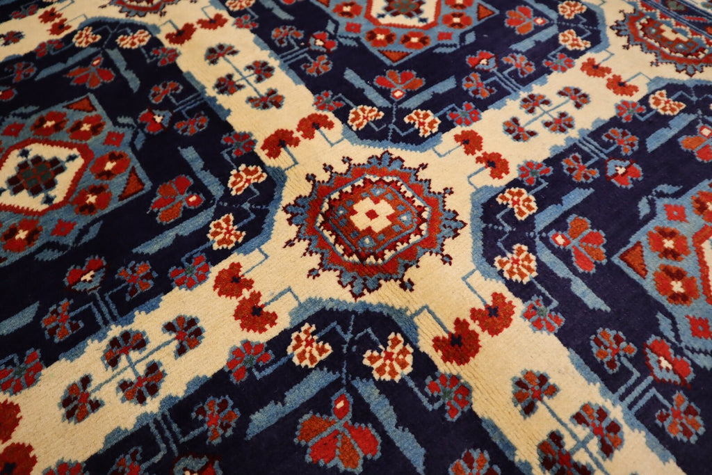 Varkash  4'11" × 6'9"