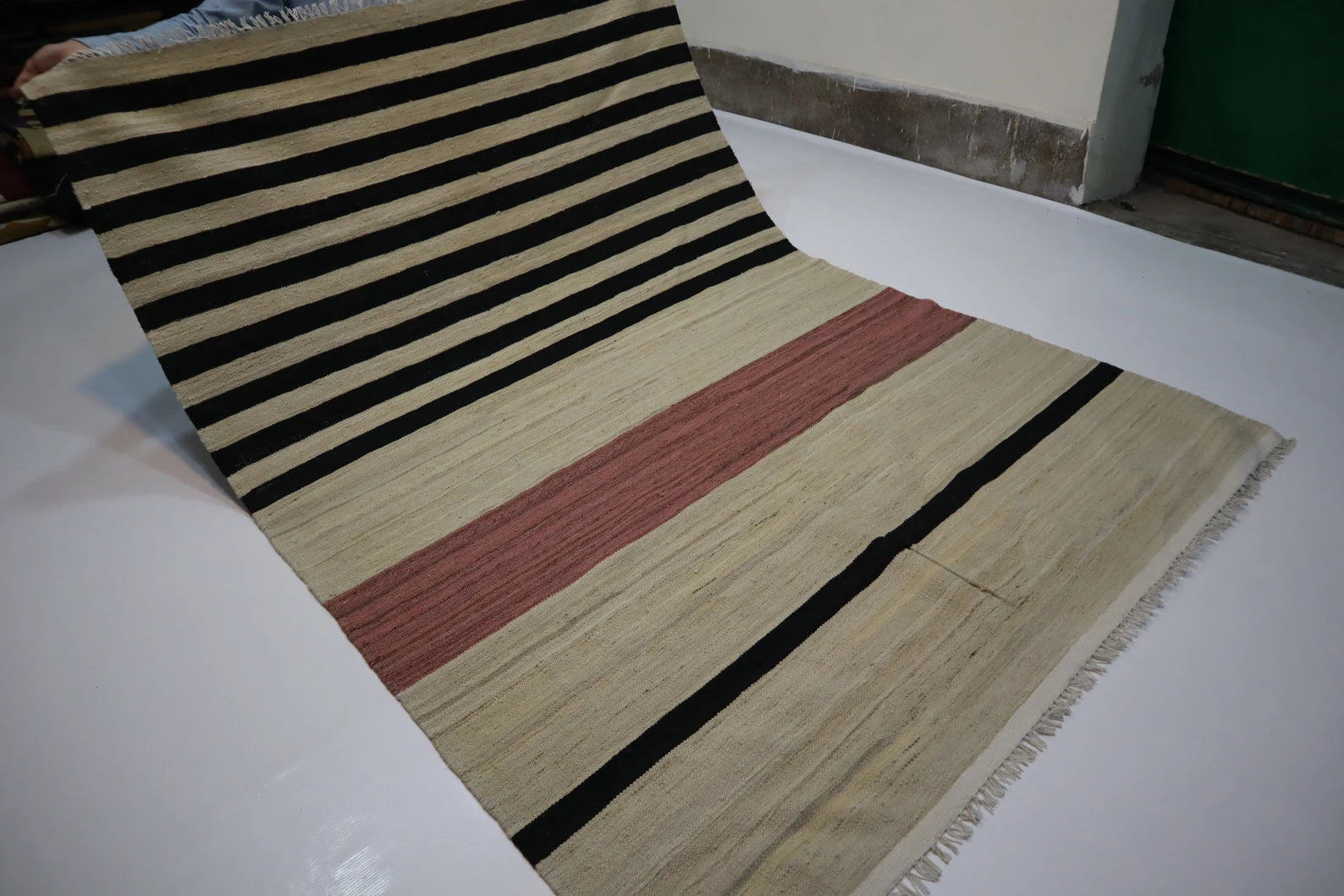 Stripea 4’11” × 6’11”