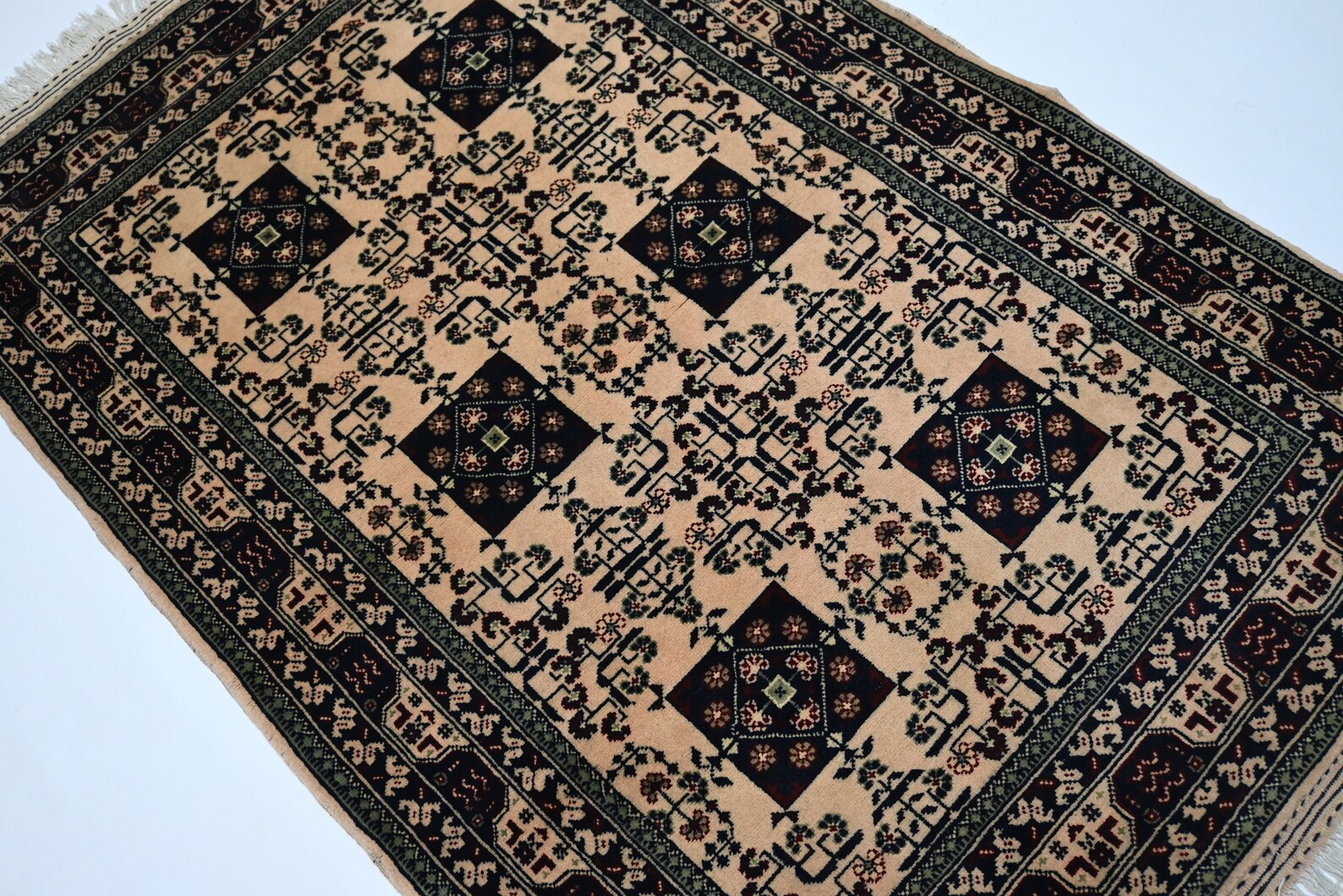 Saharaa 3’4” × 5’1”