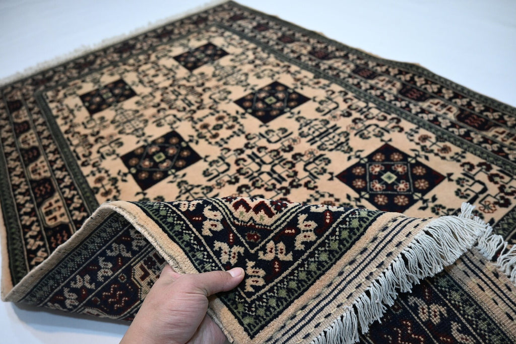 Saharaa 3’4” × 5’1”