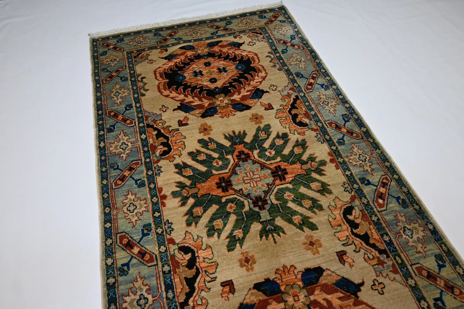 Sorakar 3'4" × 10'3"