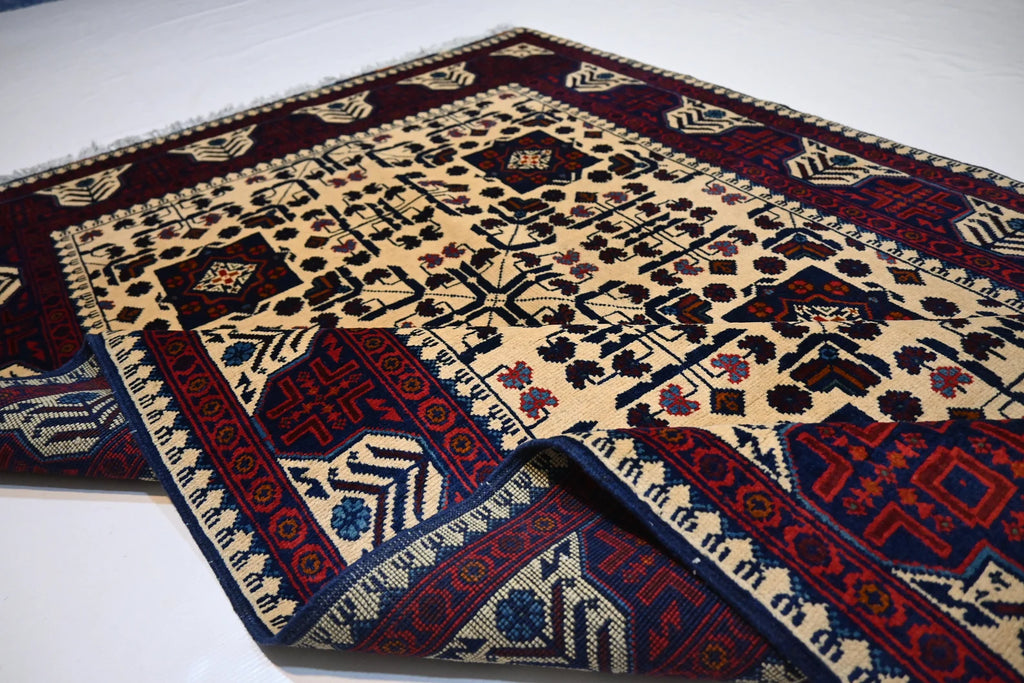 Nafroza 4'0" × 6'4"