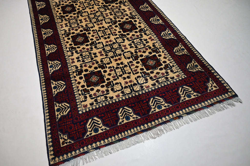 Nafroza 4'0" × 6'4"