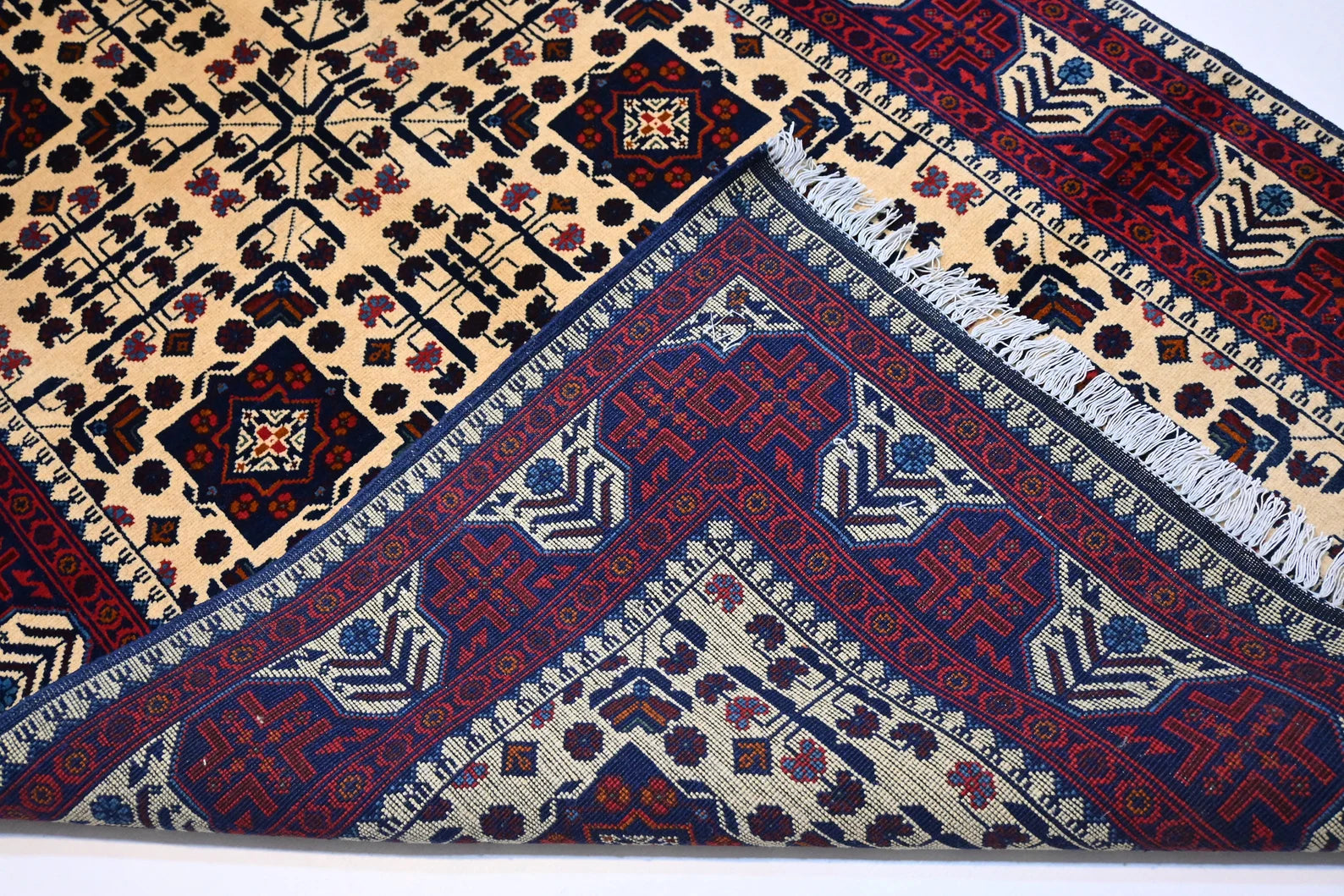 Nafroza 4'0" × 6'4"