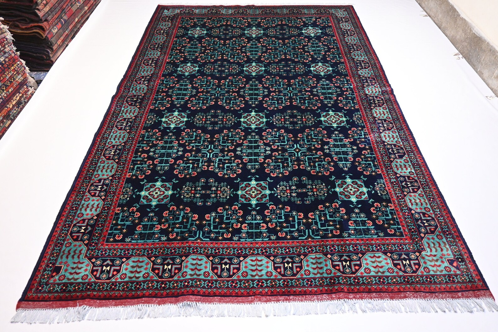 Navaar  6'5" × 10'0"