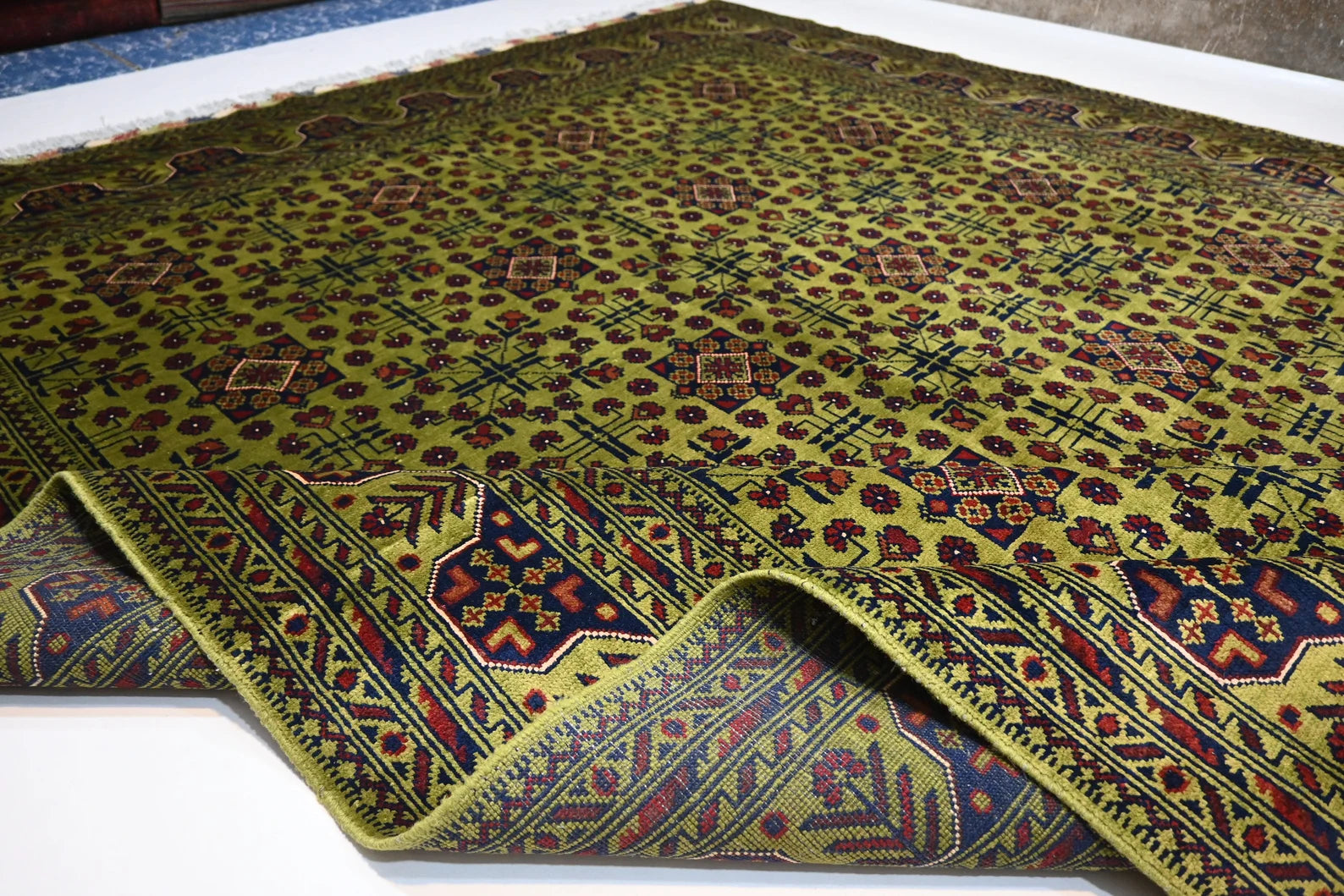 Zamora 8’1” × 12’2”