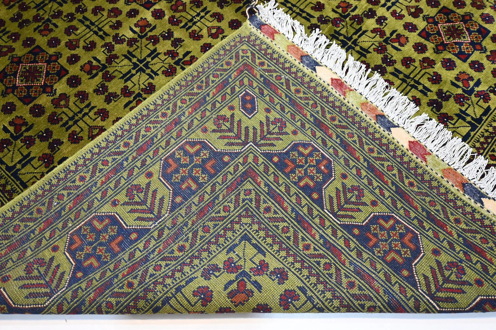 Zamora 8’1” × 12’2”