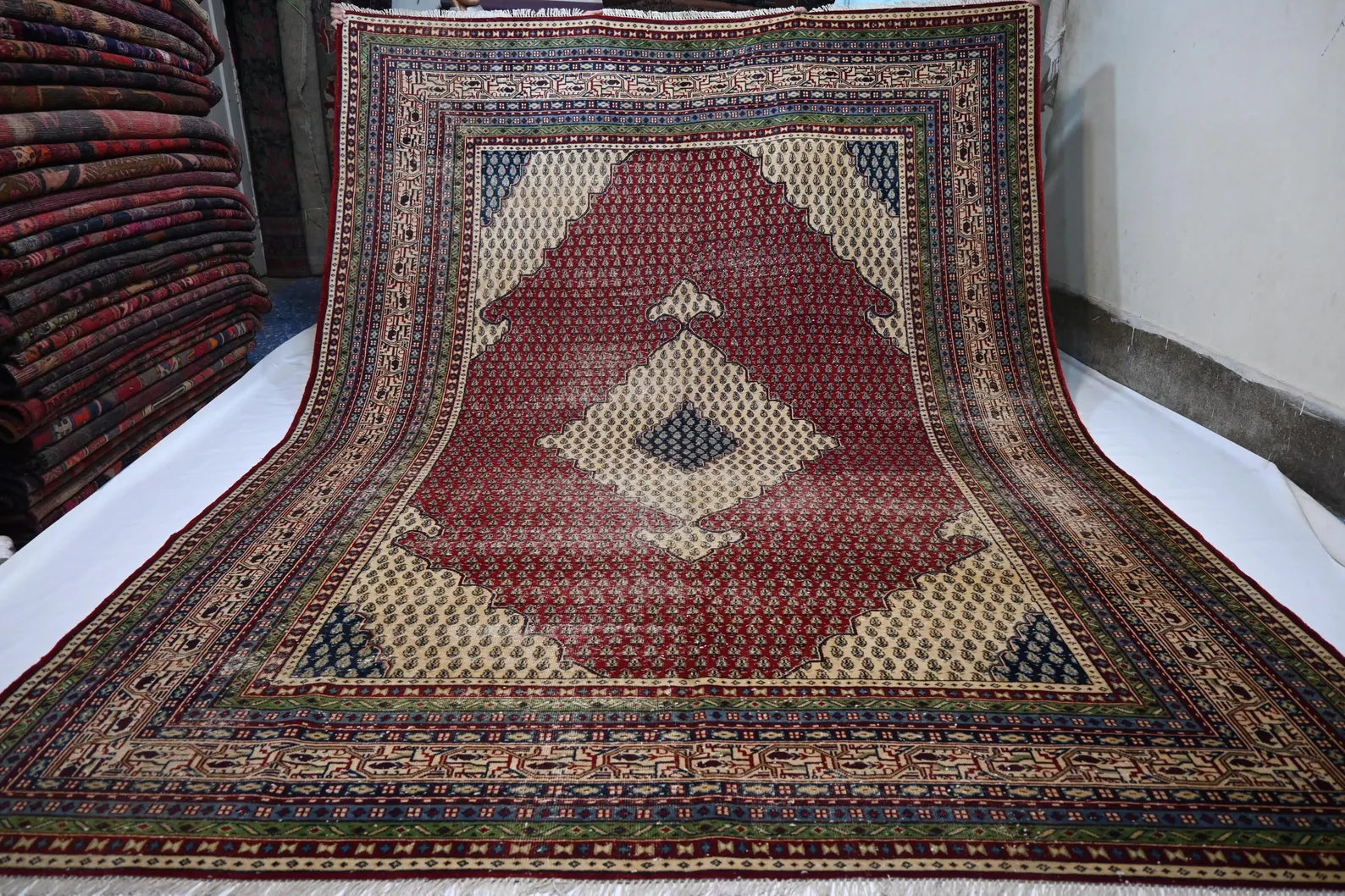 Marvion  8’1” × 10’10”
