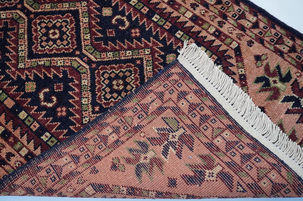 Ashkar  2'9" × 9'11"