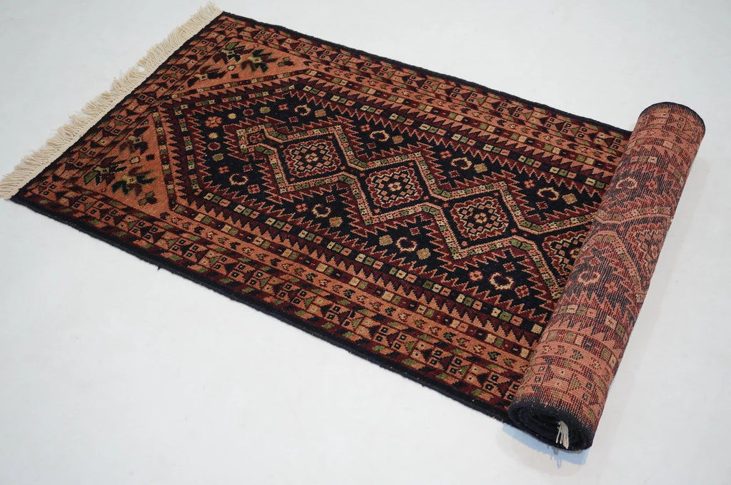 Ashkar  2'9" × 9'11"