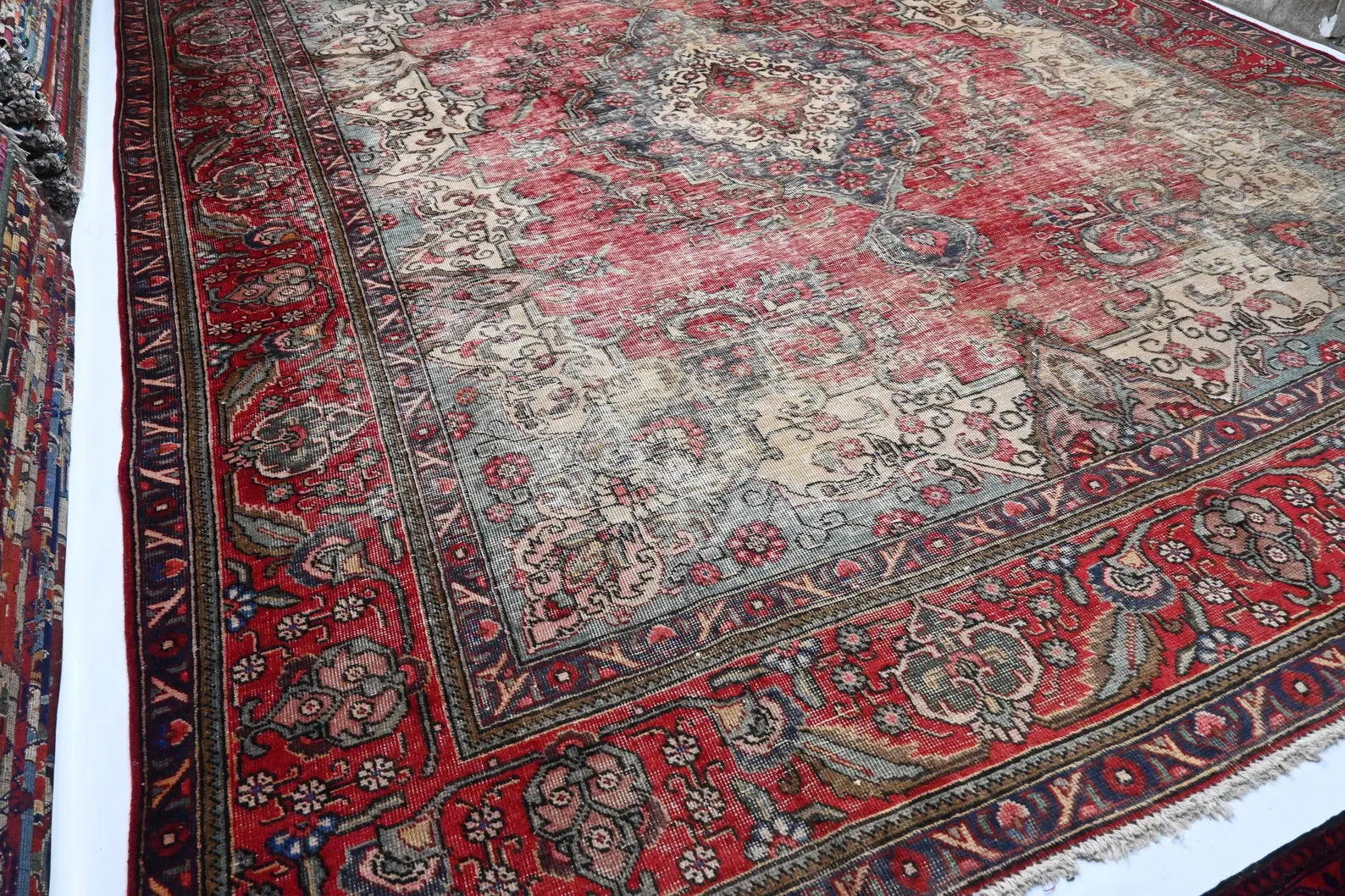 Crivorn 10’7” × 12’11”