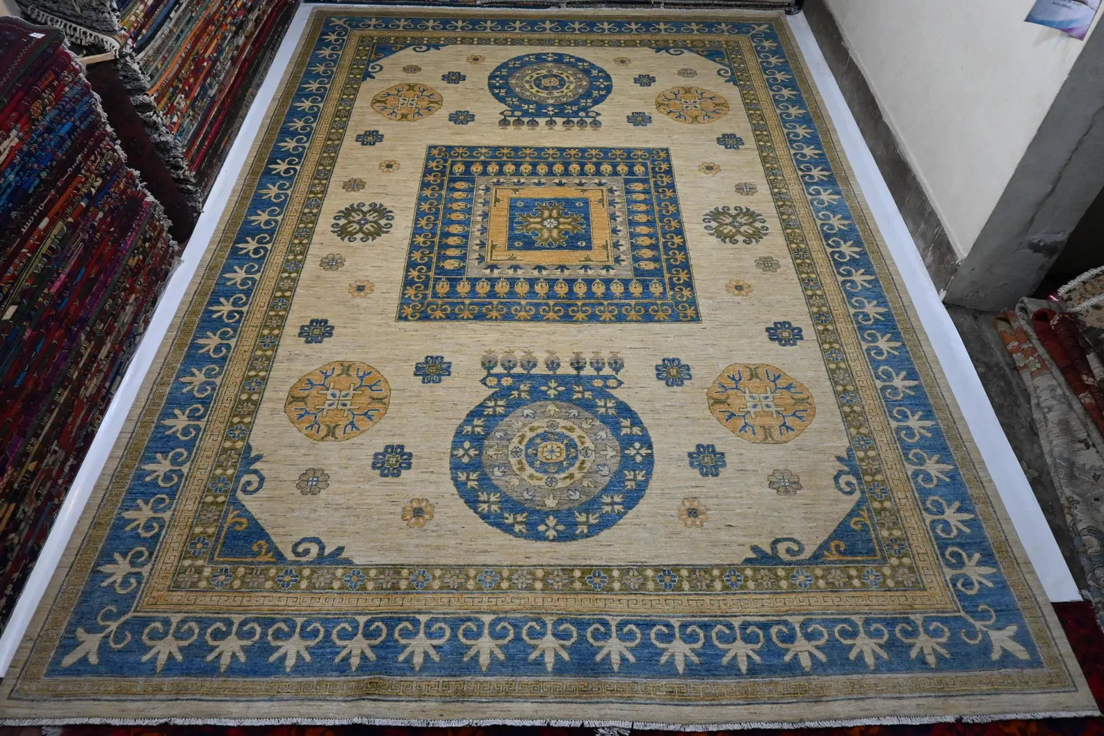 Azuryn heirloom  9'10" × 13'10"