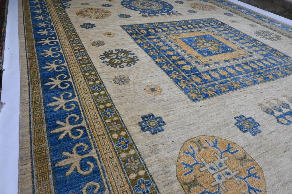 Azuryn heirloom  9'10" × 13'10"