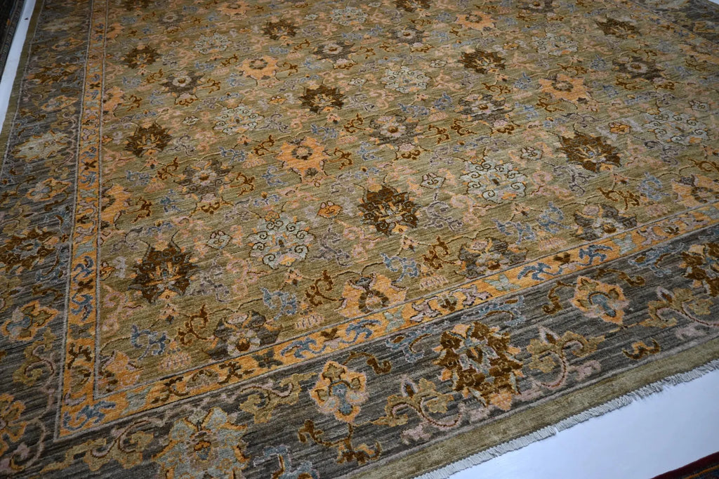 Solmarin 10'2" × 13'9"