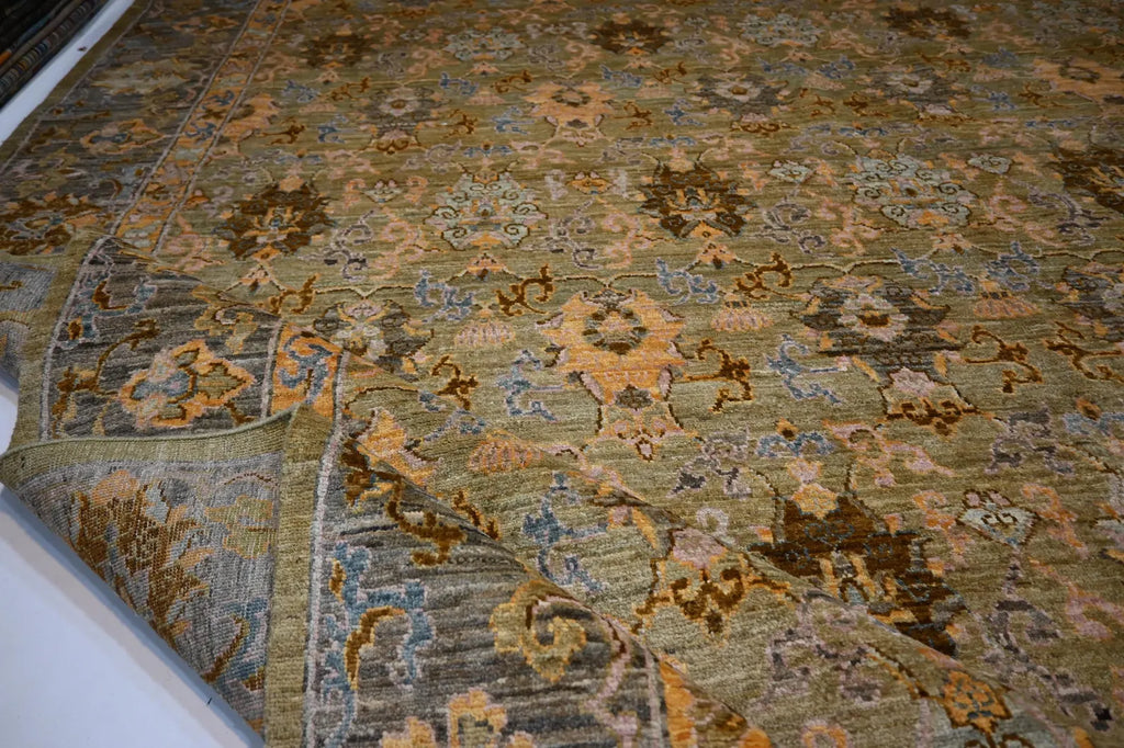 Solmarin 10'2" × 13'9"