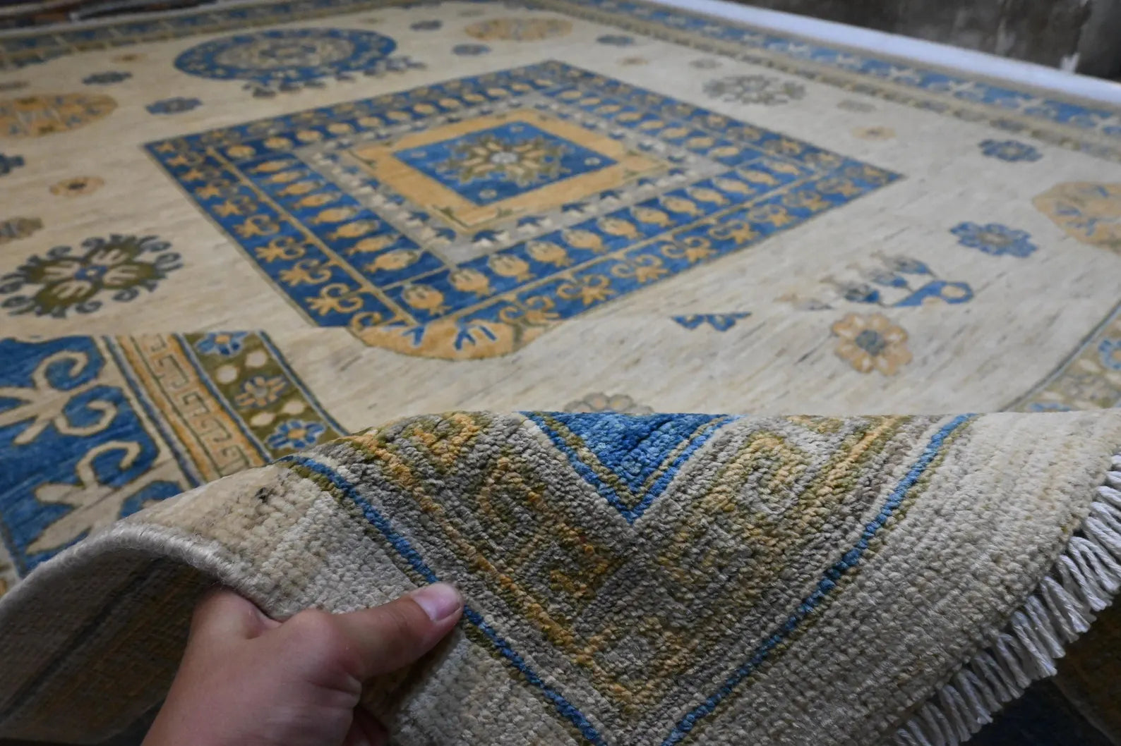 Azuryn heirloom  9'10" × 13'10"