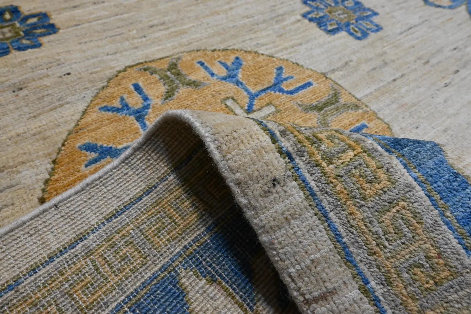 Azuryn heirloom  9'10" × 13'10"