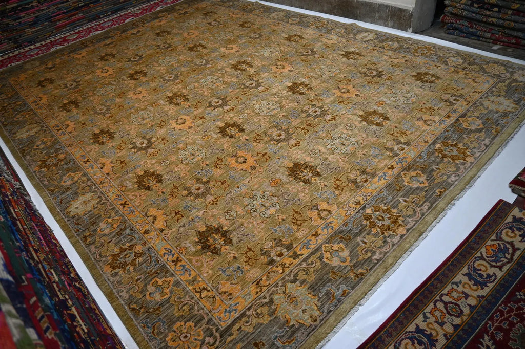 Solmarin 10'2" × 13'9"