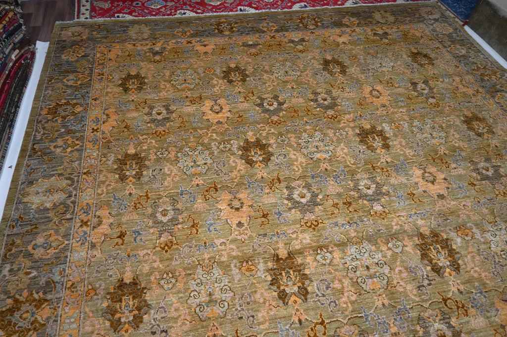 Solmarin 10'2" × 13'9"