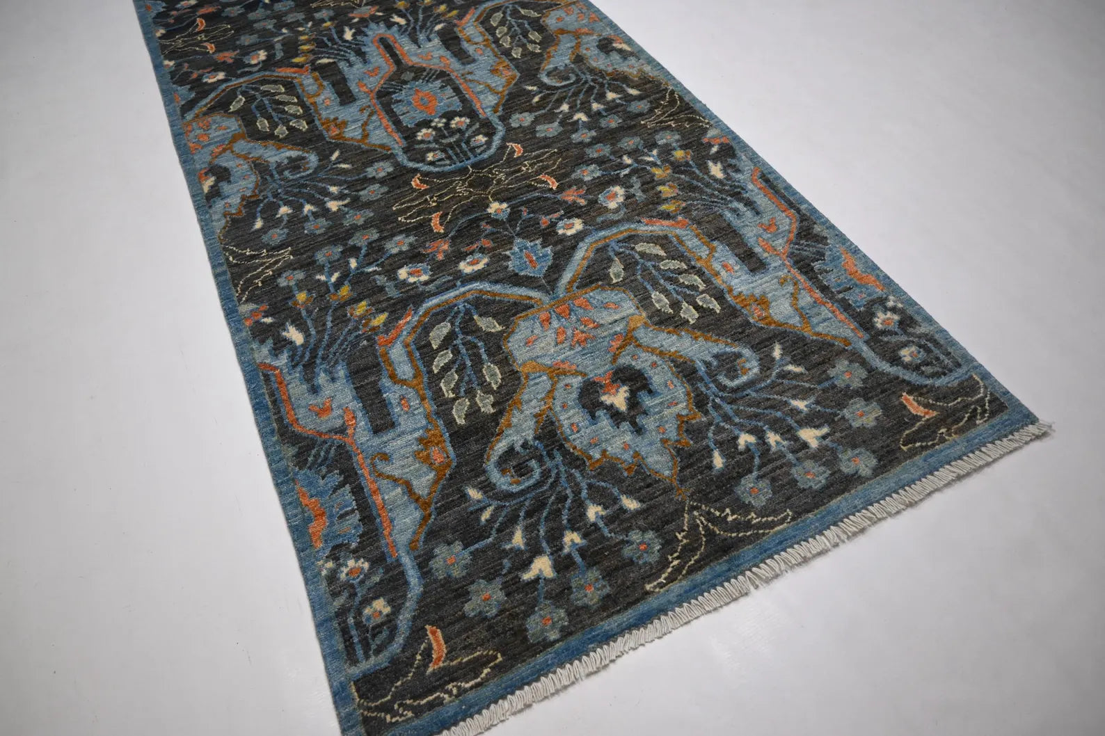 Noctyra 3'0" × 10'5"