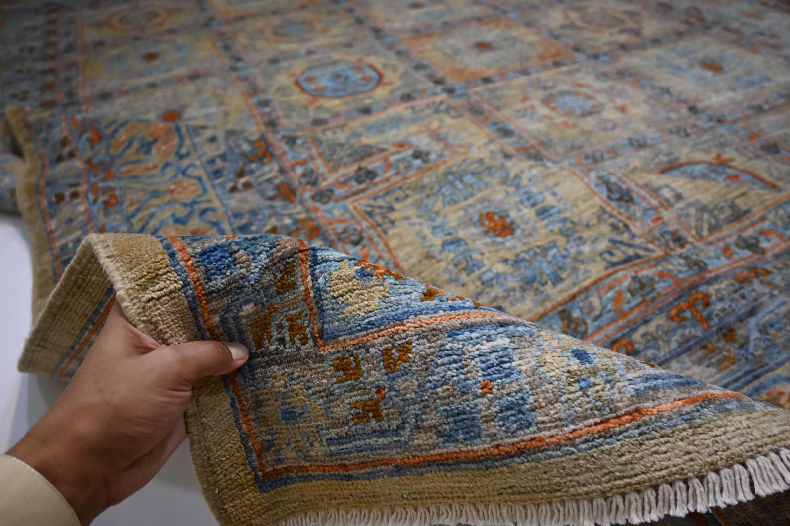 Aurevia  9'0" × 11'9"