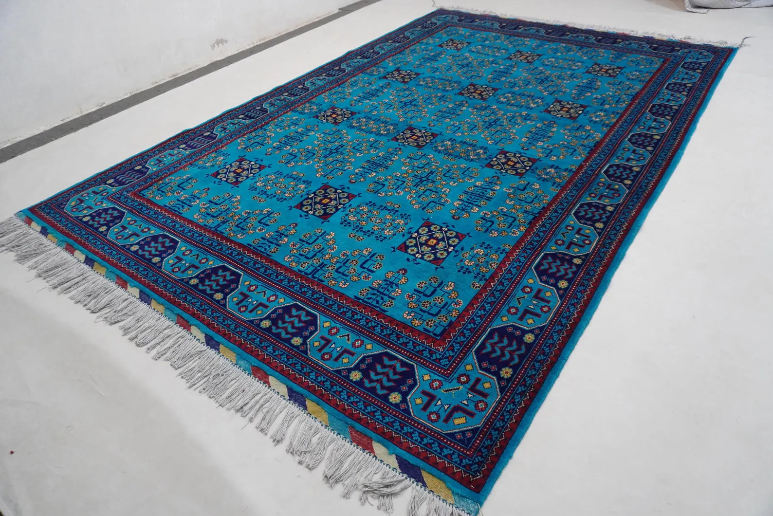 Navvian  6’7” × 10’2”