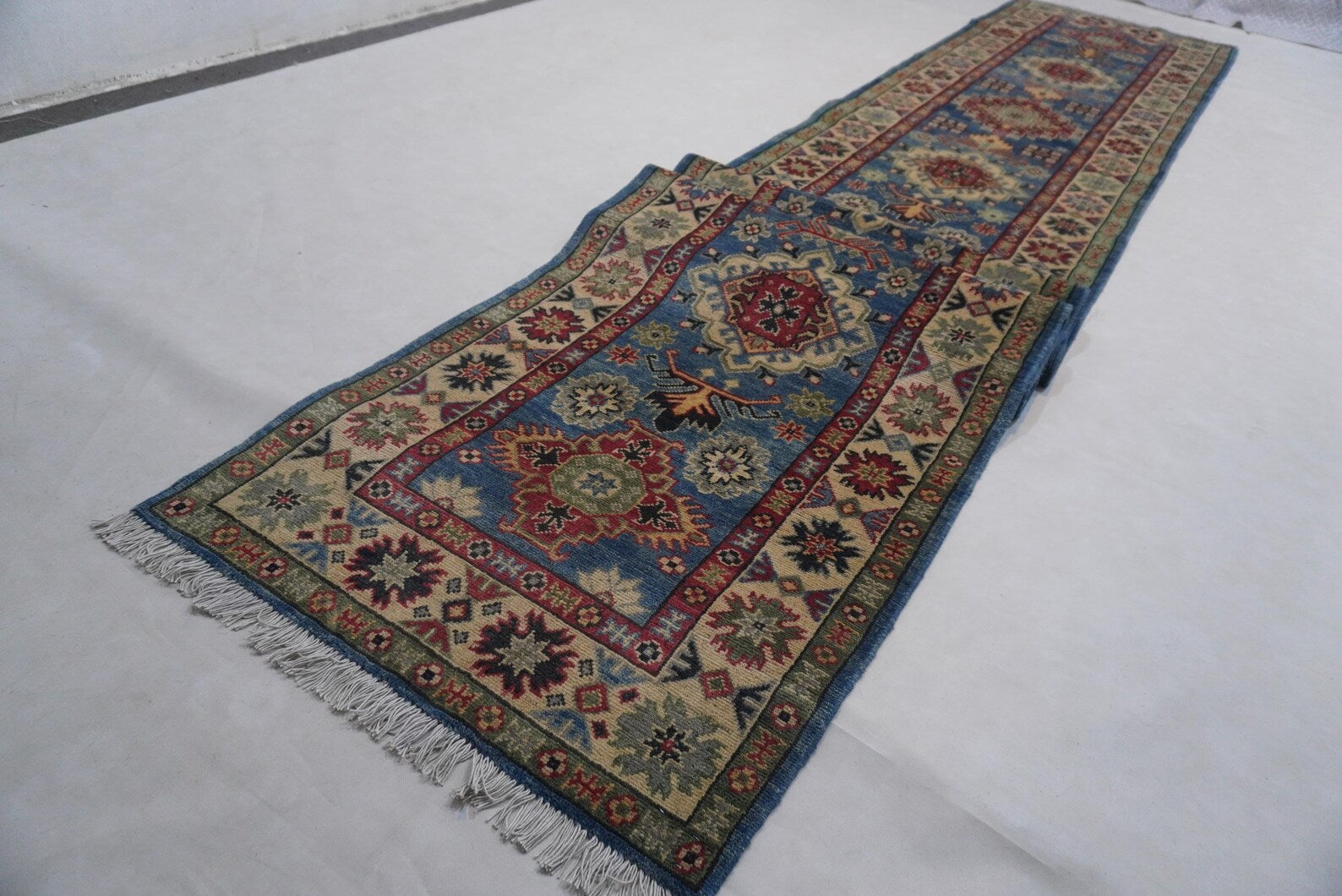 Linarak 2'8" × 11'3"