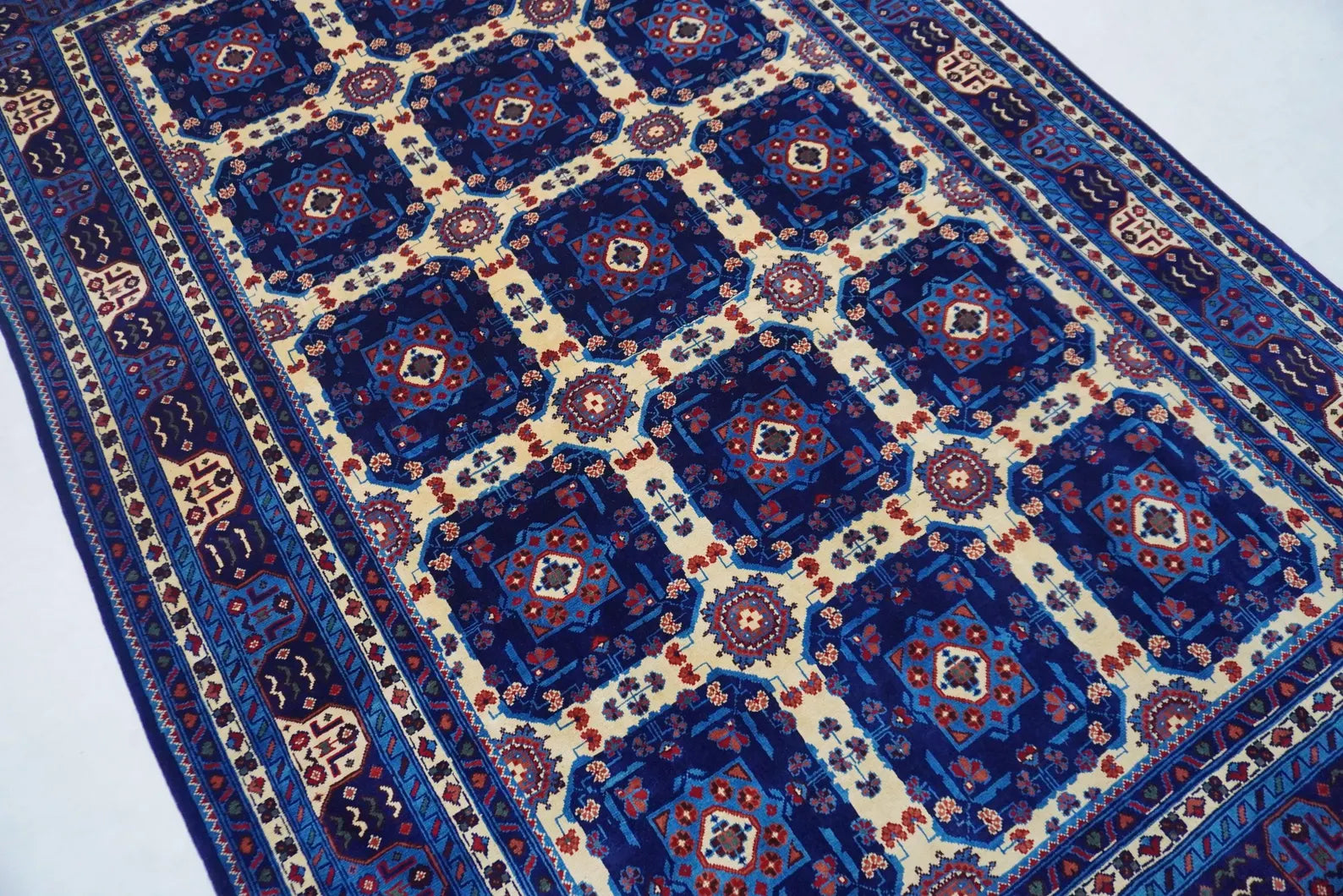 Gridara 6’5” × 9’9”