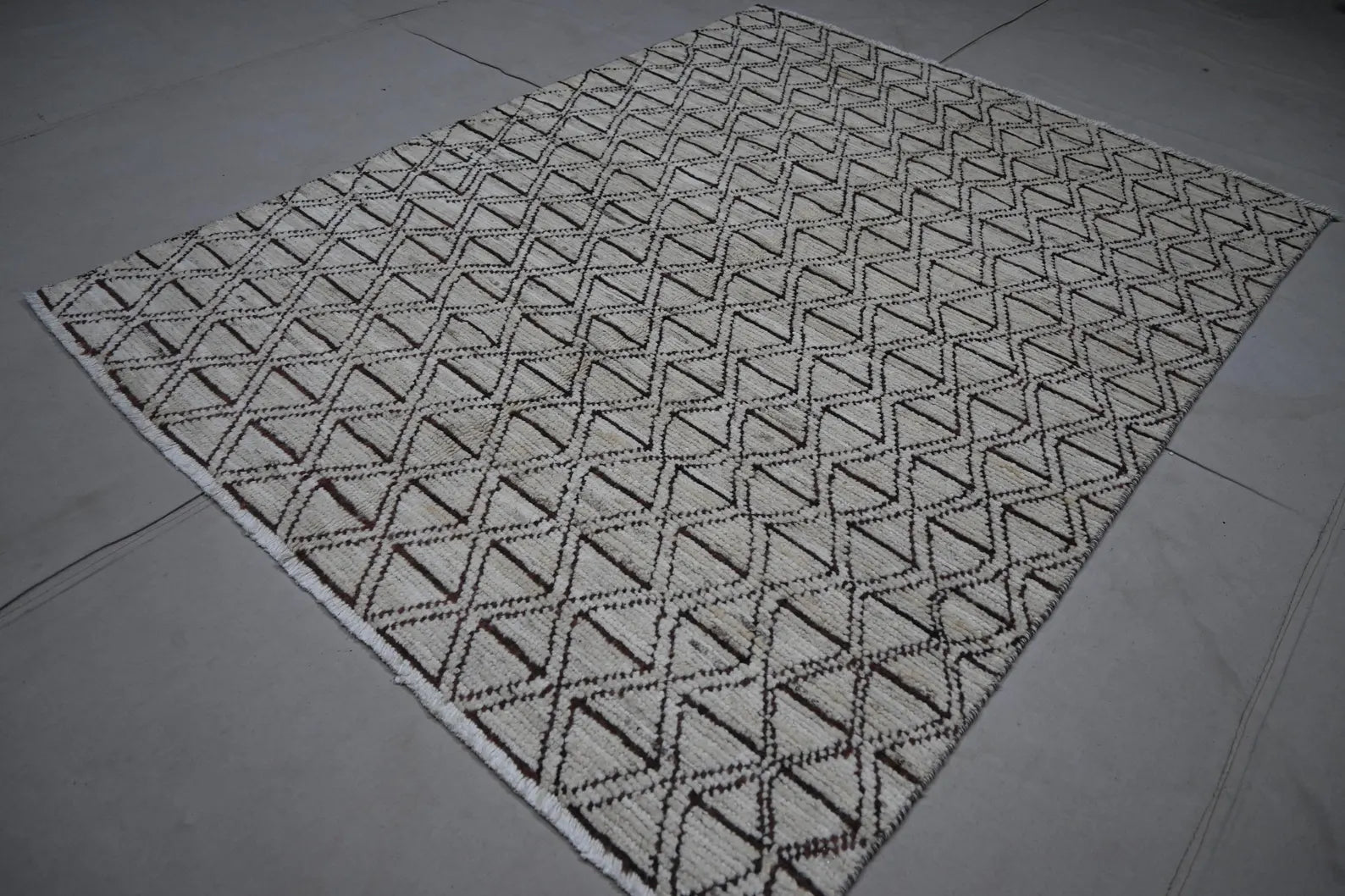 Zareenah  4'2" × 5'5"