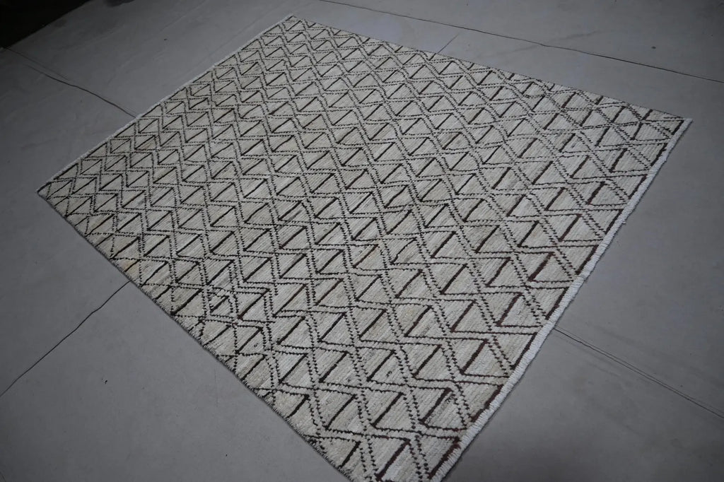 Zareenah  4'2" × 5'5"