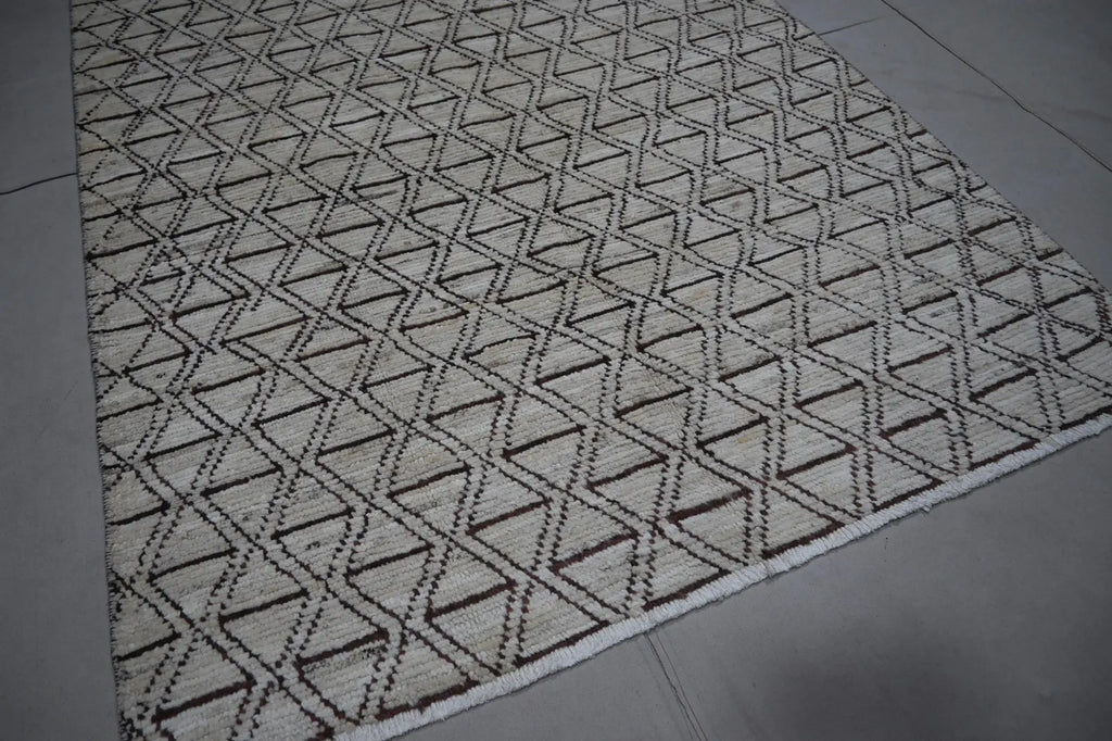 Zareenah  4'2" × 5'5"