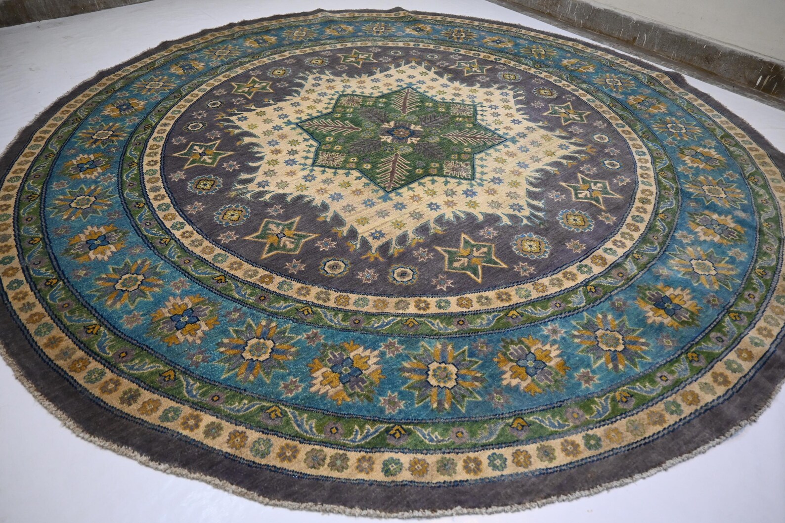 Astraqor 9'9" × 9'11"