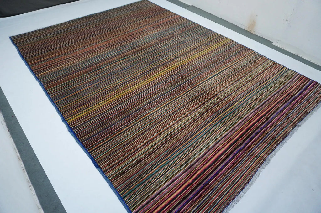 Lineora  8'6" × 11'4"