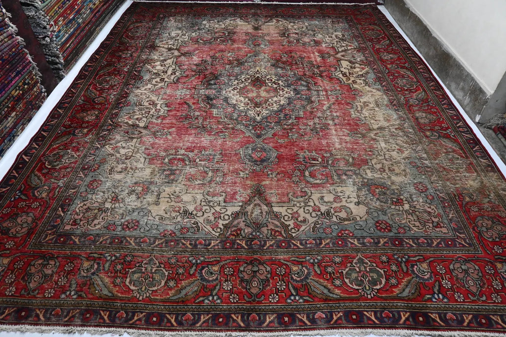 Crivorn 10’7” × 12’11”