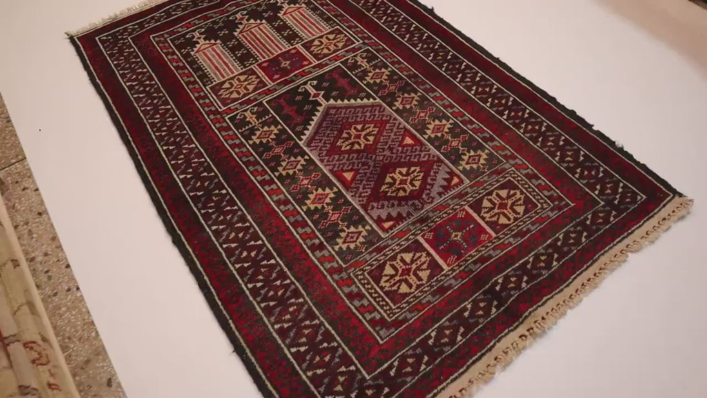 Darsun 2'9" × 4'3"