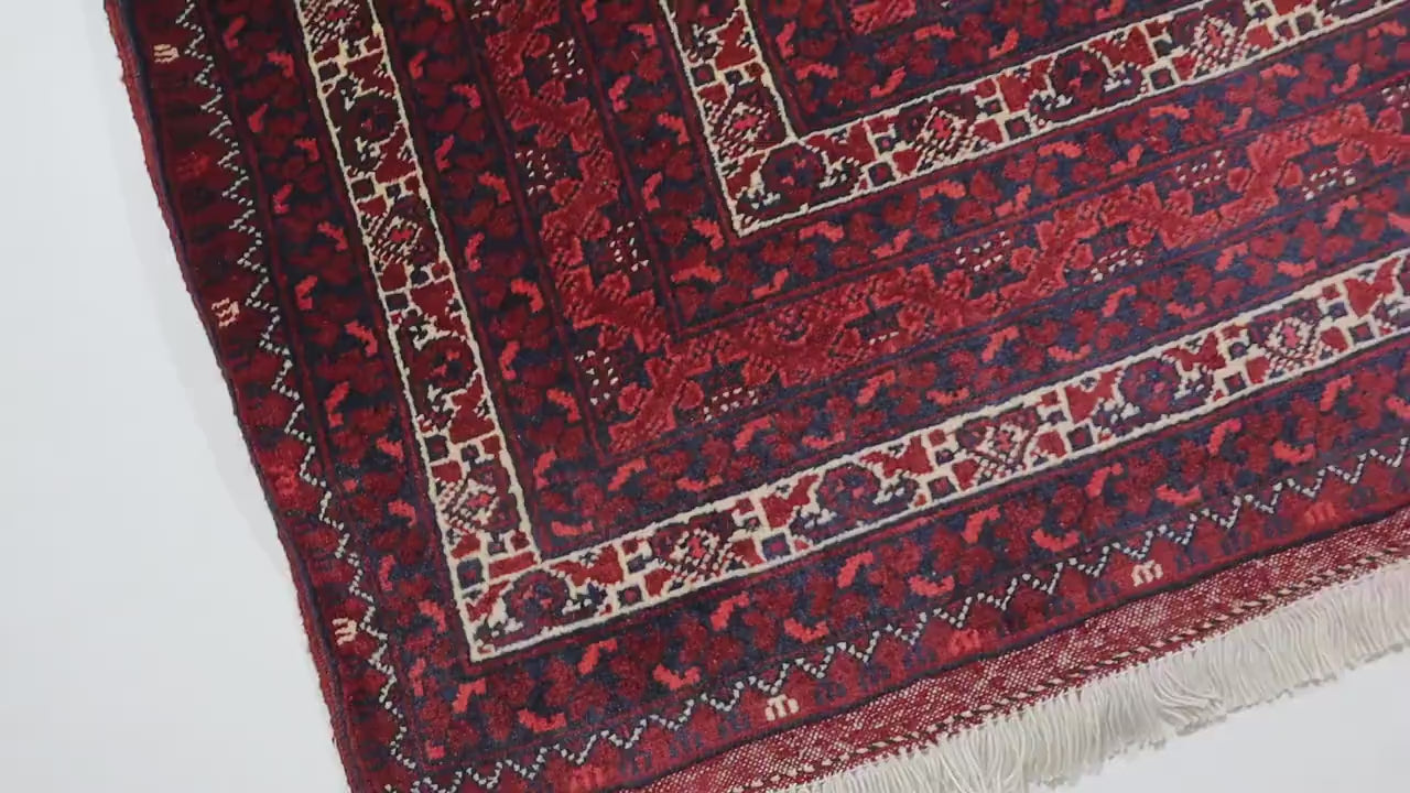 Burghan 8'1" × 11'6"