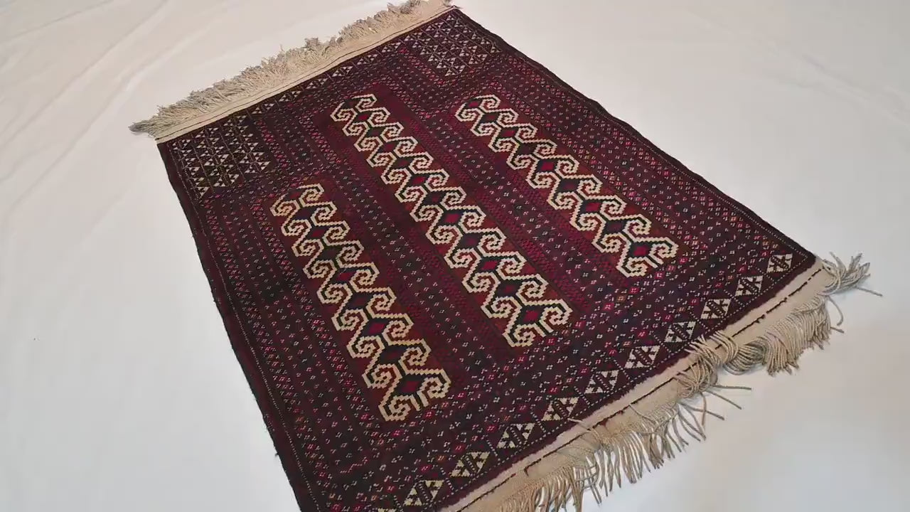 Zareen 3’0” × 4’2”