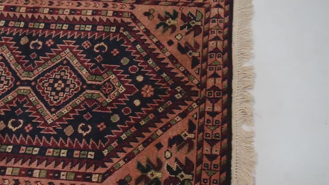 Ashkar  2'9" × 9'11"