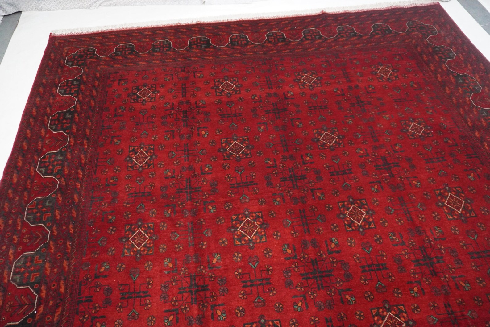 Vermilux  9’3” × 11’6”