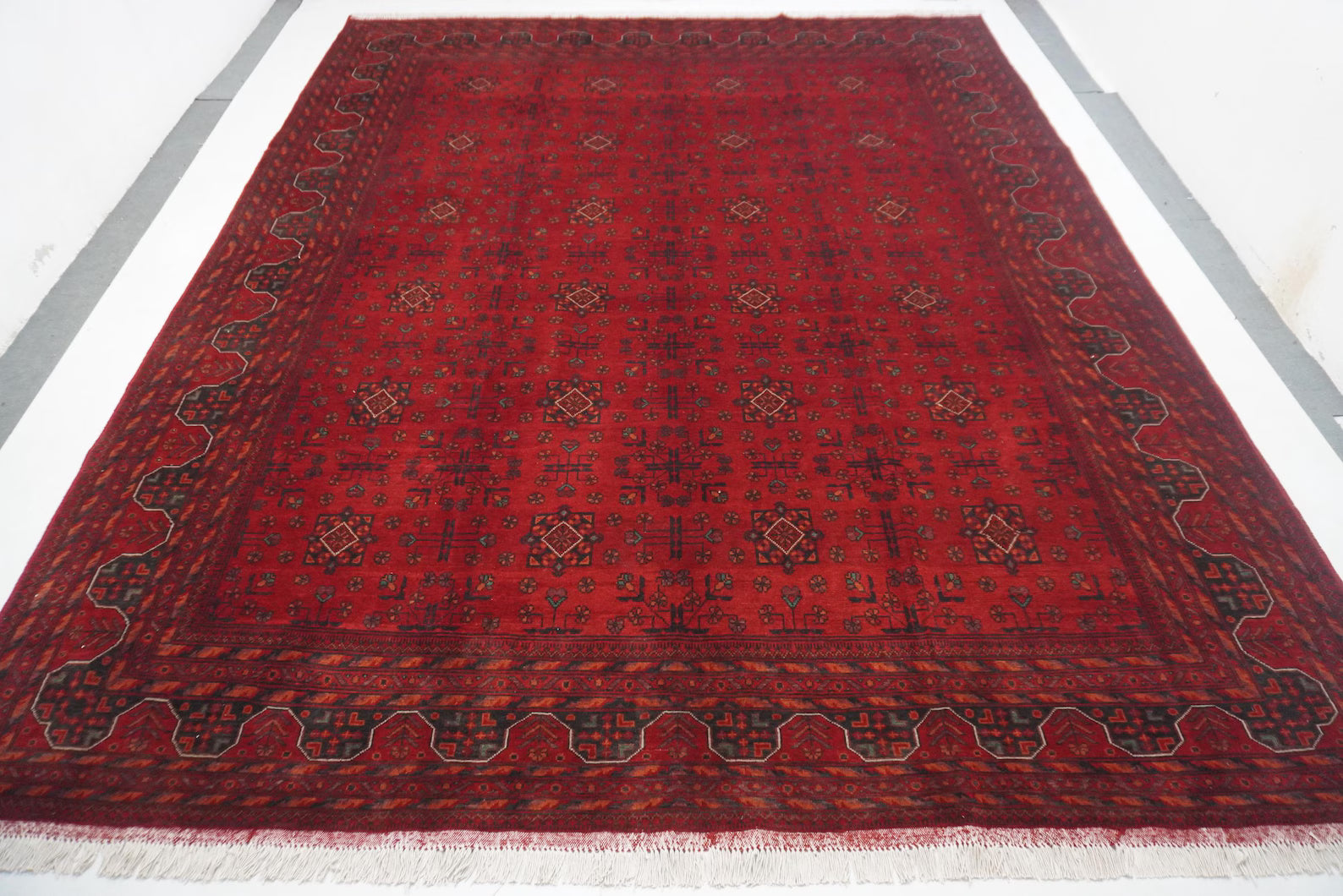 Vermilux  9’3” × 11’6”