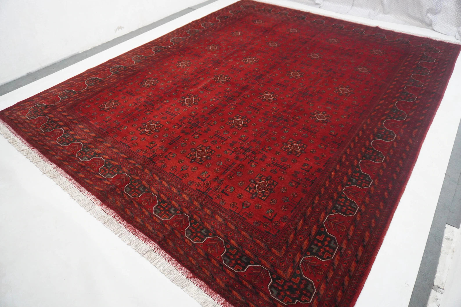 Vermilux  9’3” × 11’6”