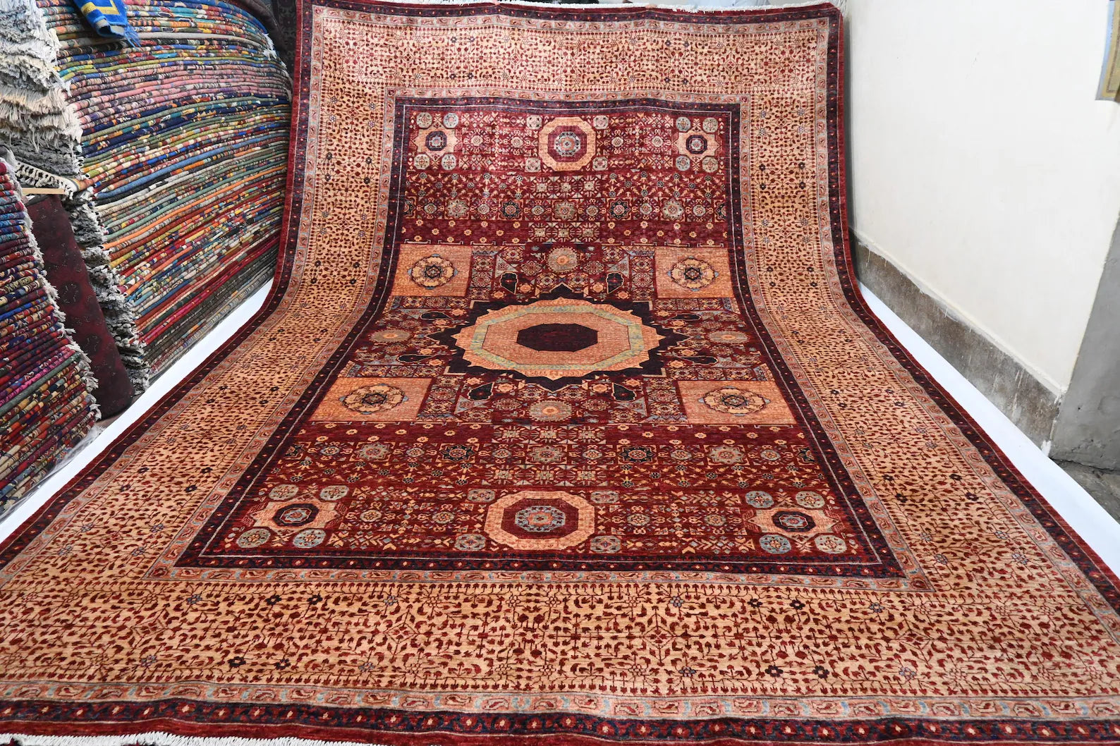 Rubra Majlis 9’10” × 13’11”